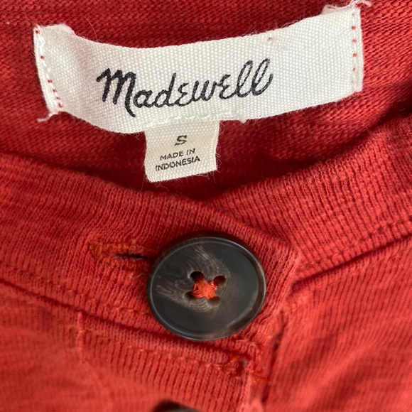 (A7) Madewell raw edge Henley tee, Burnt Orange/Rust in color, Size Small - Picture 4 of 11